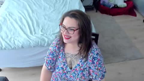 Snapshot of squirt_kimmm chatting on 11.13.25 Kim online show from 11.13.25