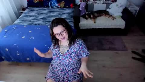 Snapshot of squirt_kimmm chatting on 11.28.25 Kim online show from 11.28.25