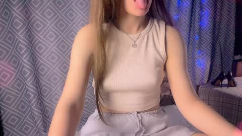   Im starting to stream at 300 GMT  Fansly  online show from 06.05.26