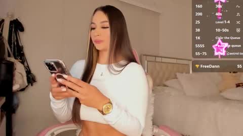 Snapshot of srita_laura chatting on 12.03.25 Laura online show from 12.03.25