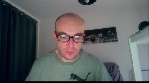 Snapshot of ssenzo chatting on 12.23.24 ssenzo online show from 12.23.24