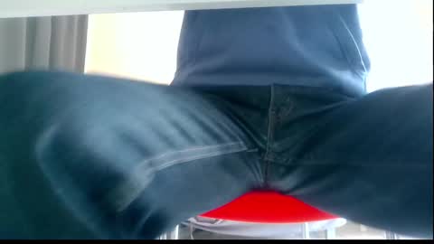 Snapshot of ssenzo chatting on 12.25.24 ssenzo online show from 12.25.24