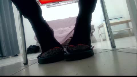 Snapshot of ssenzo chatting on 02.23.25 ssenzo online show from 02.23.25