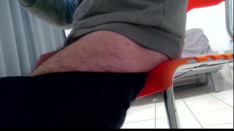 Snapshot of ssenzo chatting on 09.26.25 ssenzo online show from 09.26.25