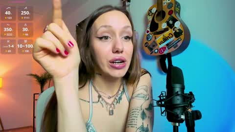 Snapshot of sshawty chatting on 01.24.25 Anni if Im offline for a long time Im depressed feel free to support me offline online show from 01.24.25