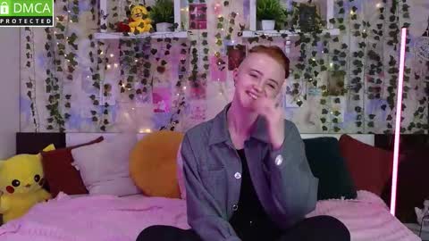 Snapshot of ssugarrush chatting on 11.18.25 Agatha online show from 11.18.25