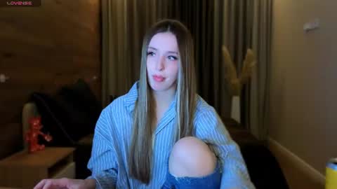Snapshot of ssurf_time chatting on 06.25.26 Chloe online show from 06.25.26