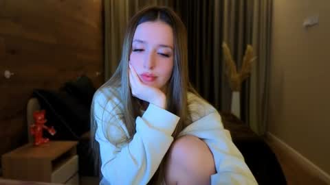 Snapshot of ssurf_time chatting on 06.26.26 Chloe online show from 06.26.26