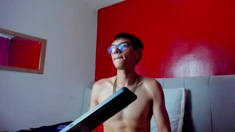 Snapshot of ssweetthott chatting on 03.03.25 Ssweetthott online show from 03.03.25