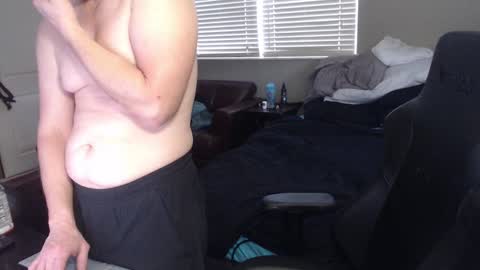 Snapshot of st22fe69 chatting on 10.25.25 Jose online show from 10.25.25