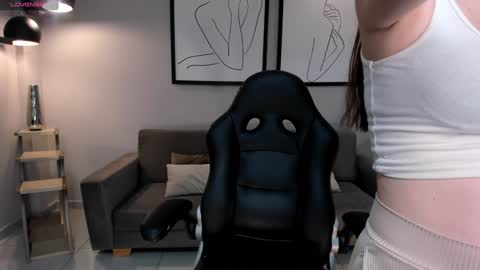 Snapshot of staceywood_ chatting on 01.28.25 Stacy Woods online show from 01.28.25