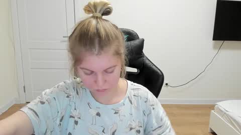 Stacy  online show from 02.04.25