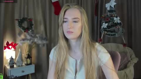 Stacy Mon Tue Wed Thu Fri Sun GMT GMT 3 1000am - 0400pm  online show from 11.30.25