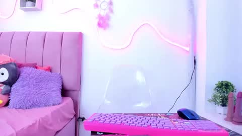 estecy online show from 09.24.25