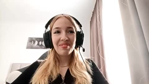 Snapshot of stacyscholle chatting on 02.15.26 Mila online show from 02.15.26