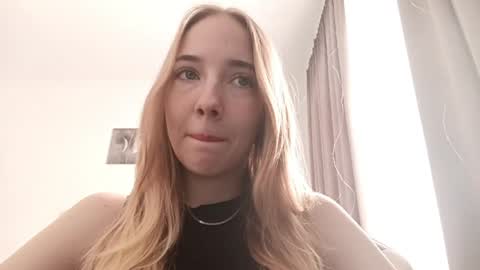 Snapshot of stacyscholle chatting on 03.01.26 Mila online show from 03.01.26