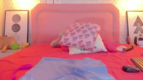 Snapshot of staisyotis chatting on 02.11.25 KEIMI online show from 02.11.25