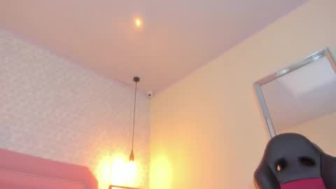 Snapshot of staisyotis chatting on 02.15.25 KEIMI online show from 02.15.25