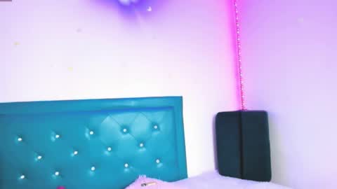  S T A R  online show from 02.25.25