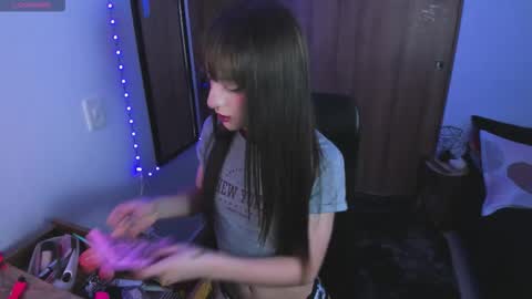 Snapshot of starrraura chatting on 09.11.25 Star Aura online show from 09.11.25