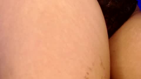 Snapshot of stars4spider_ chatting on 11.14.25 online show from 11.14.25