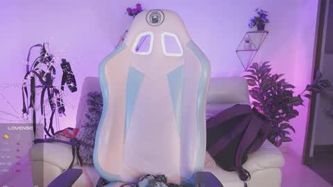 Snapshot of starwitch_ chatting on 09.10.25 Yoko online show from 09.10.25