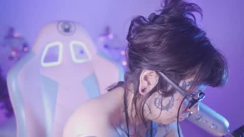 Snapshot of starwitch_ chatting on 10.16.25 Yoko online show from 10.16.25