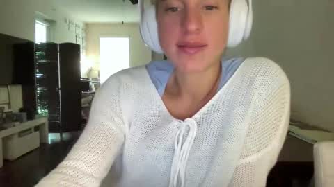 Stassiethatsororitygirl online show from 10.16.25