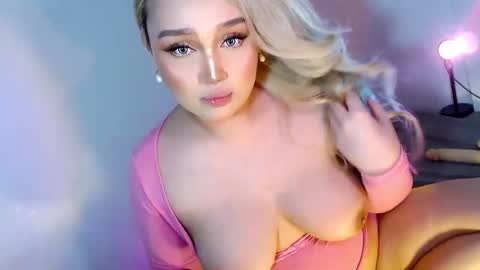 Snapshot of stassy_baby101 chatting on 01.10.25 Stassy online show from 01.10.25