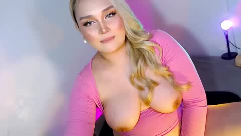 Snapshot of stassy_baby101 chatting on 01.25.25 Stassy online show from 01.25.25