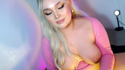 Snapshot of stassy_baby101 chatting on 02.10.25 Stassy online show from 02.10.25