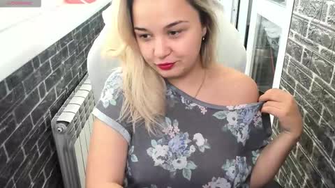 Snapshot of stasyasunshine chatting on 10.13.25 stasyasunshine online show from 10.13.25