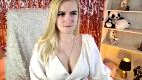 Snapshot of stef_nicks chatting on 05.23.26 stef_nicks online show from 05.23.26