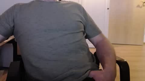 Snapshot of stefan2580 chatting on 12.16.24 Stefan online show from 12.16.24