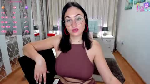Snapshot of stefanawinter chatting on 07.26.26 StefanaWinter online show from 07.26.26