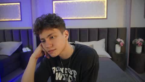 Esrefan online show from 03.14.26