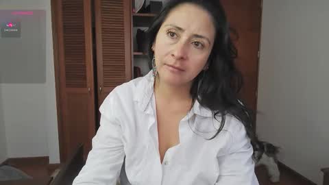 Snapshot of stefaniadiazz_ chatting on 11.20.25 Stafania 3 online show from 11.20.25