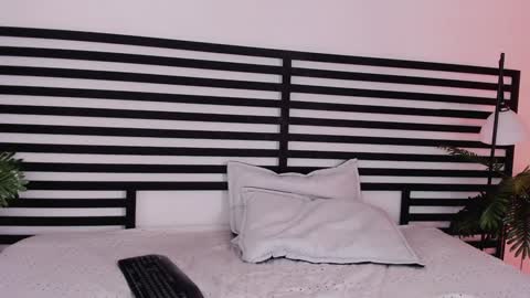 Stefanny   online show from 12.17.24