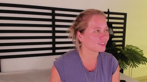 Stefanny   online show from 01.14.25