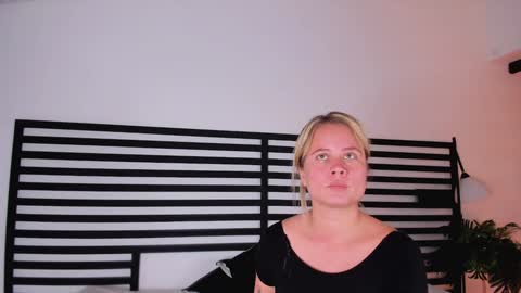 Stefanny   online show from 02.04.25