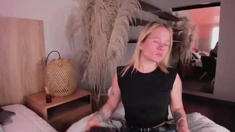 Stefanny   online show from 03.10.25