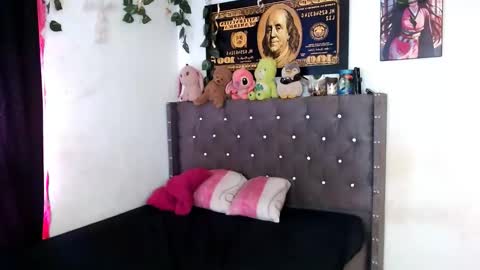 stefanny beautiful online show from 11.16.25