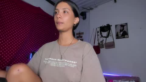 Im MiaIts my first day here  online show from 01.07.25