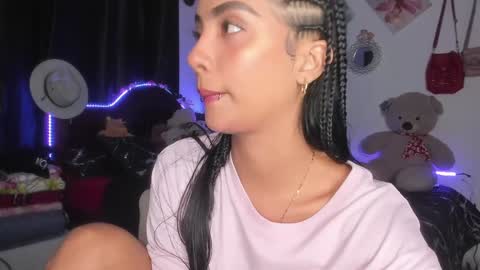 Im MiaIts my first day here  online show from 02.09.25