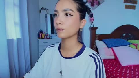 Im MiaIts my first day here  online show from 10.31.25