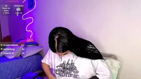 Im MiaIts my first day here  online show from 06.04.26