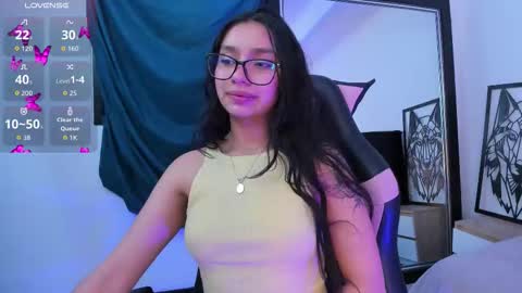 Stefanny lopez online show from 11.18.25