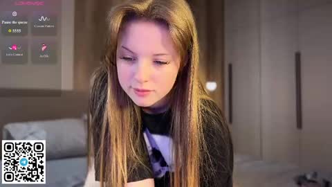 STEFI  Streams every day from 10 PM GTM1  online show from 04.25.26