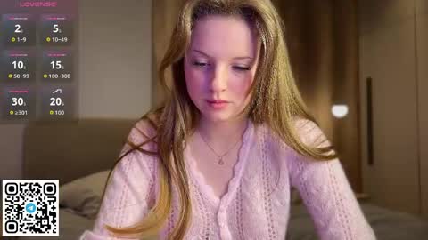 STEFI  Streams every day from 10 PM GTM1  online show from 04.25.26