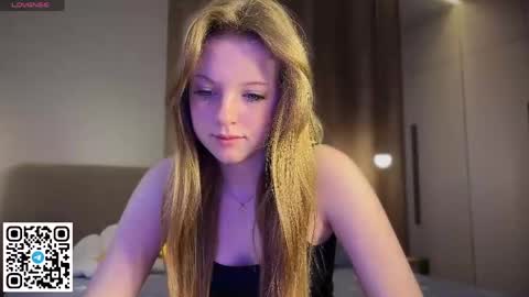 STEFI  Streams every day from 10 PM GTM1  online show from 06.08.26